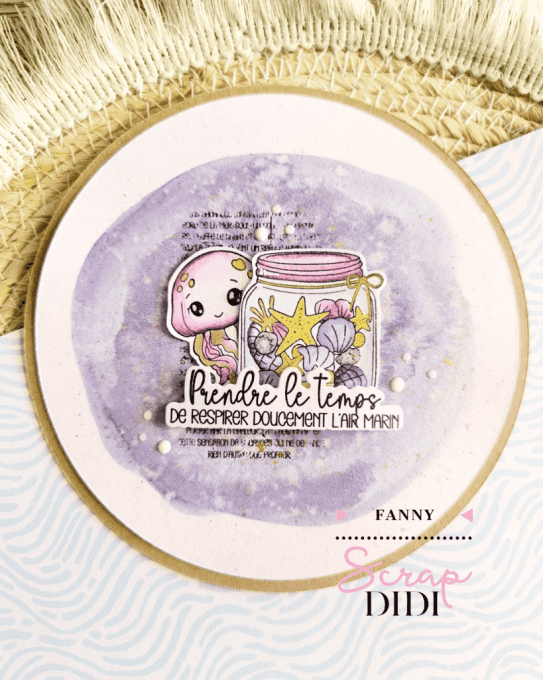 Tampon Caoutchouc – Fond texte grunge – Un Air Marin