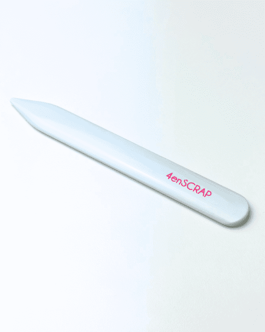 Plioir – 4enScrap – Outil pour Pliage en Scrapbooking