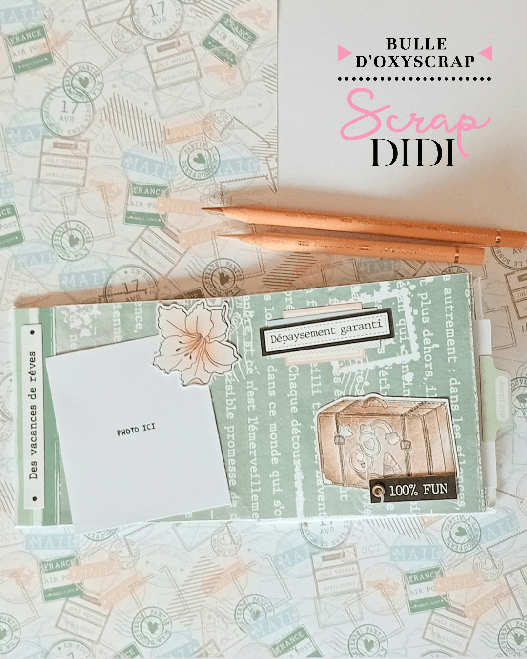 Pochette scrapbooking de voyage faite main avec papiers, tampons, embellissements et élastique décoratif – Collection Carnet de bord Scrap Didi