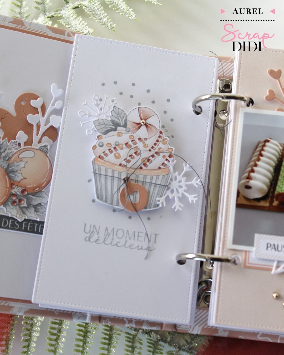 Ensemble marque-page et étiquette KDO scrapbooking avec Douceurs d’hiver : embossage blanc, poinsettias, houx, feutres à alcool et douceur hivernale