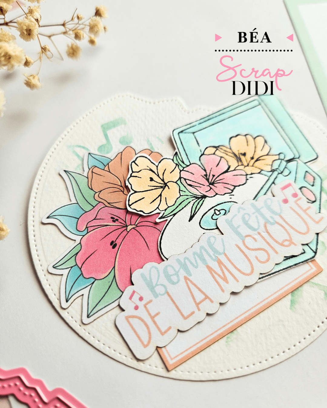 Création scrap Fête de la musique avec disque décoratif et tourne-disque fleuri Création scrap Fête de la musique avec disque décoratif et tourne-disque fleuri