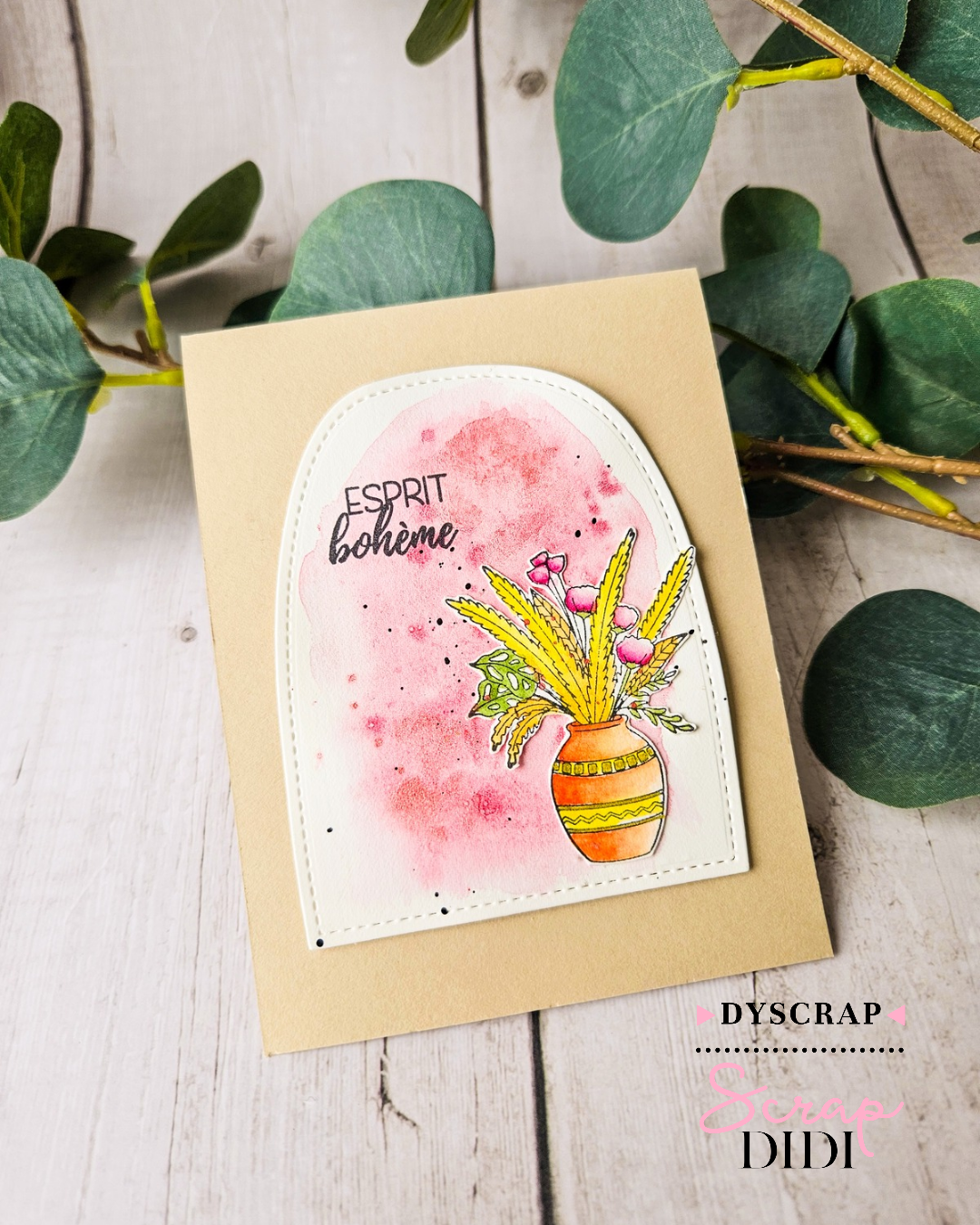 Trio de cartes bohèmes en papier kraft avec matrices Trio d’arches, fonds aquarellés humide sur humide et tamponnages colorisés