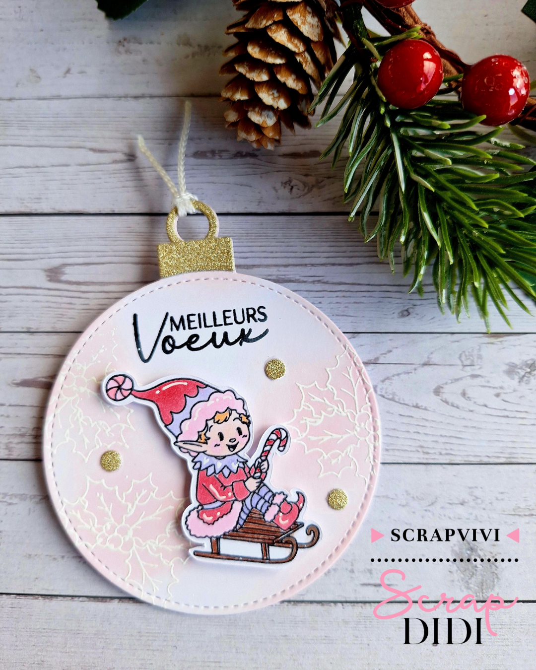 Étiquettes cadeaux de Noël scrapbooking réalisées avec la collection Douceurs d’Hiver Étiquettes cadeaux de Noël scrapbooking réalisées avec la collection Douceurs d’Hiver